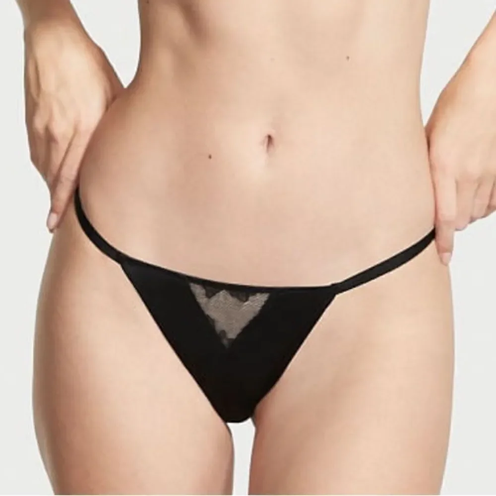 Victorias Secret Very Sexy Sheer Chantilly Lace String Cheekini panty black L